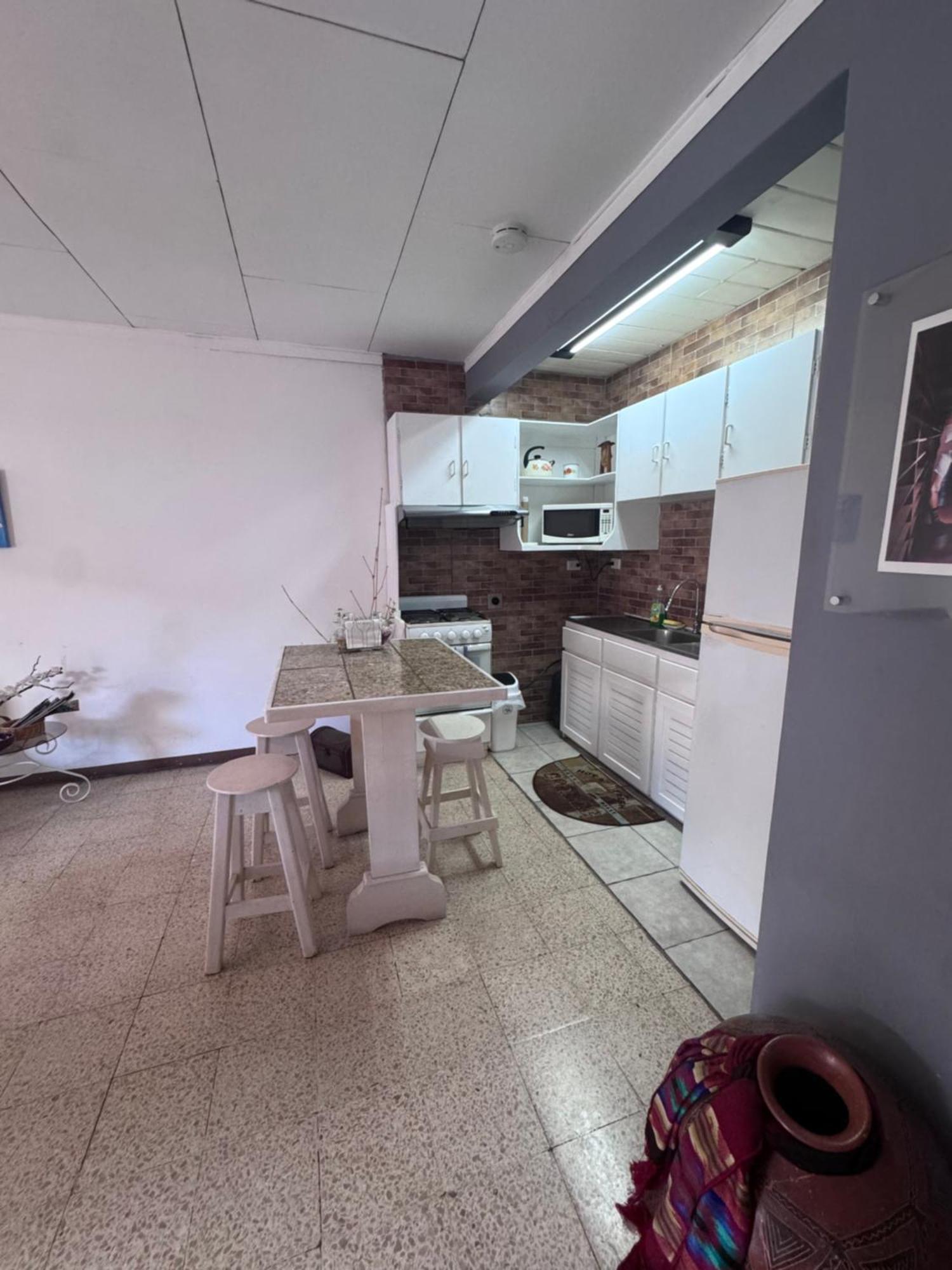 Tico Experience In A Family-friendly Neighborhood Apartment San Jose (San Jose)